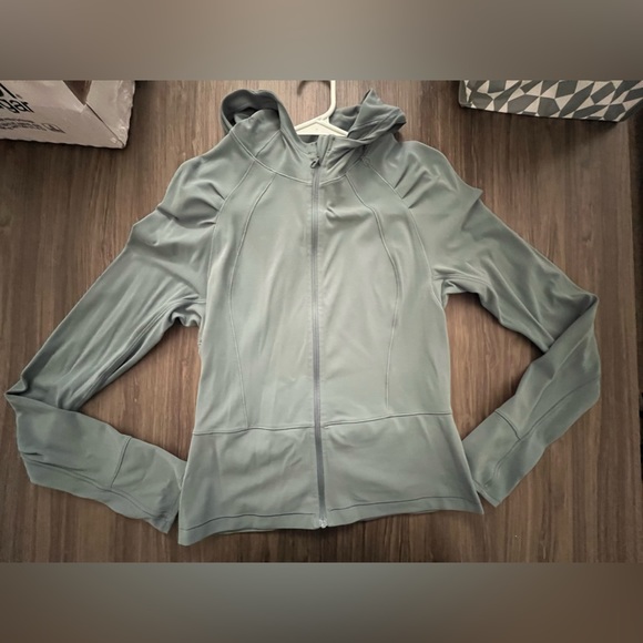Lululemon Move With Ease Jacket
Mystic Green - Picture 11 of 11